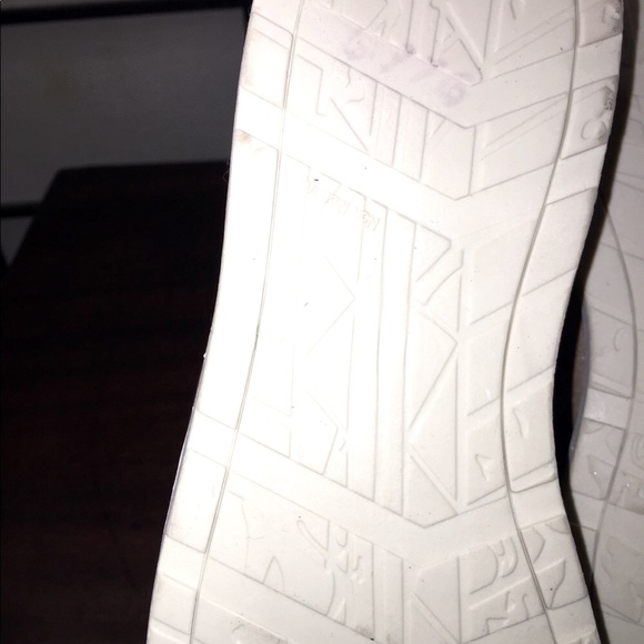 Children's Place Winter Boots & Fashion Gold Glistening Fleece lined NWT sz 2 - Picture 15 of 16